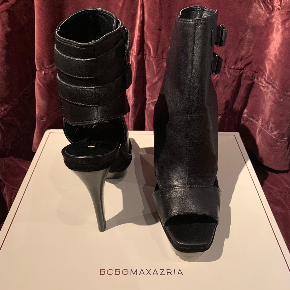 NIB BCBGMaxAzria Black Ma-Shana Platform Pumps